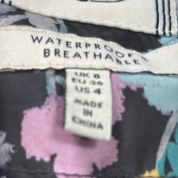 Joules Golightly Grey Ditsy Raincoat SZ 4 Travel packable floral spring EUC - Picture 3 of 7